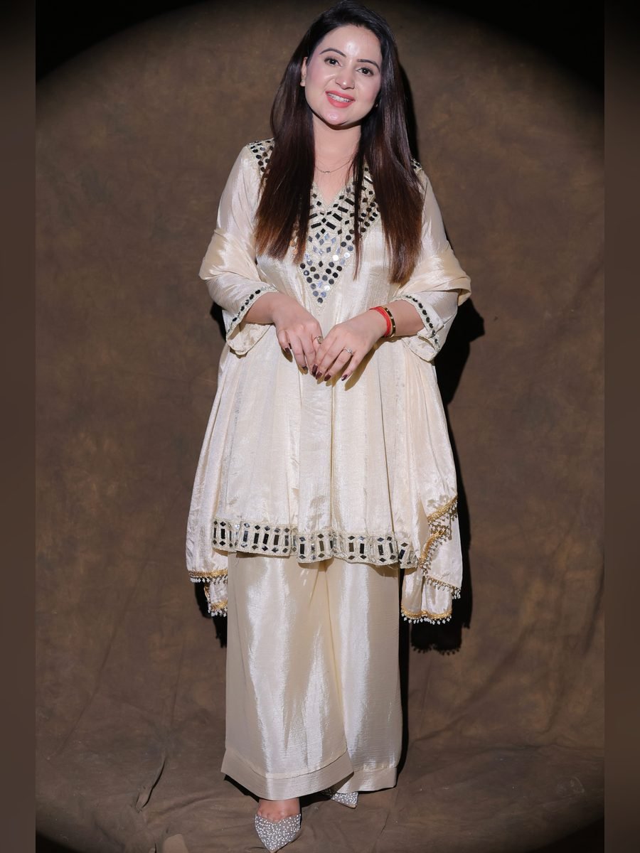 Mamta Rawat, professional bridal makeup artist in New Delhi
